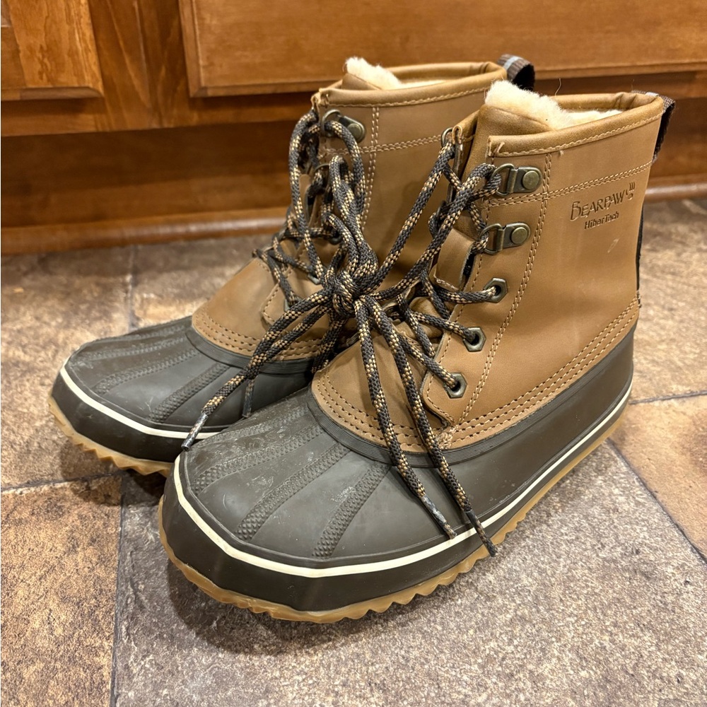 BearPaw Women's Tan and Black Winter Boots